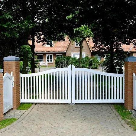 アパート Frau ガルディング