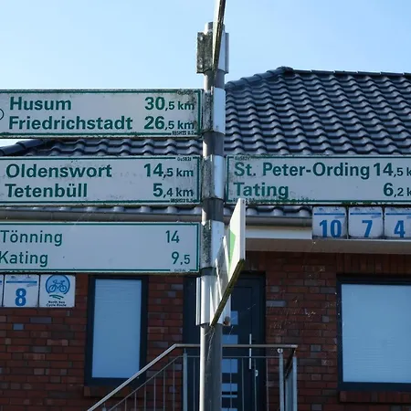 Frau アパート ガルディング